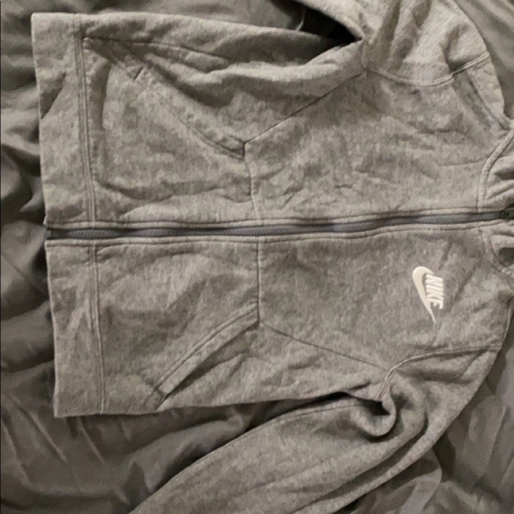 Boys (L) Nike sweater